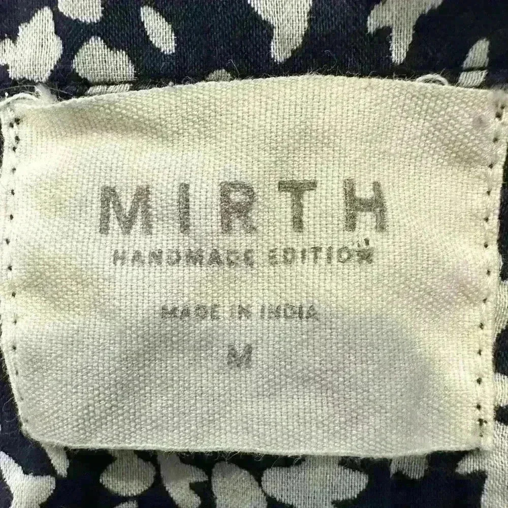 Mirth Handmade Edition Button Up Blouse size M - Picture 3 of 8